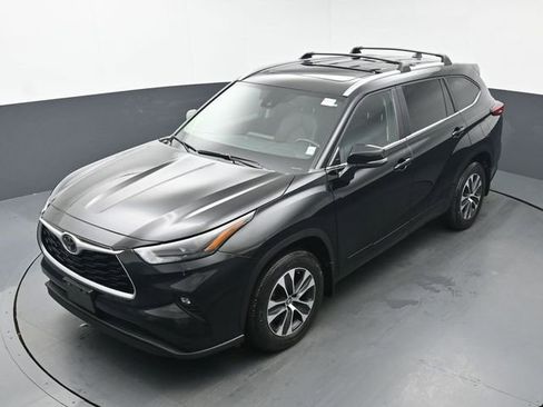 Used 2023 Toyota Highlander XLE image 35