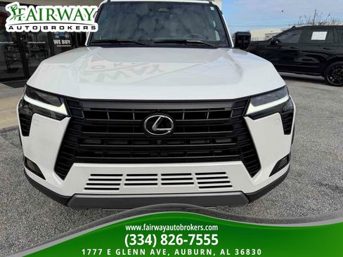 Used 2025 Lexus GX 550 AWD/4WD image 2