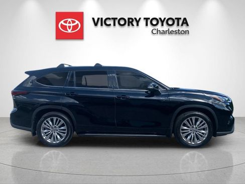 Used 2026 Toyota Highlander Platinum AWD/4WD image 6