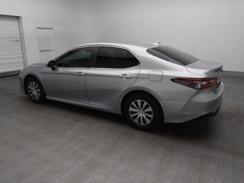 Used 2022 Toyota Camry LE image 3