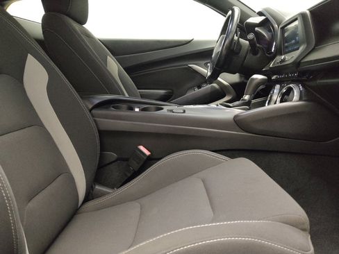 Used 2018 Chevrolet Camaro LT RWD image 21