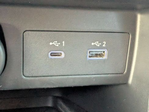 Used 2025 Nissan Versa SR w/ Trunk Package FWD image 19