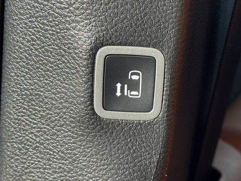 New 2026 Chrysler Pacifica Pinnacle image 37