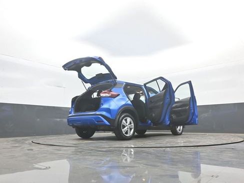 Used 2023 Nissan Kicks S FWD image 44