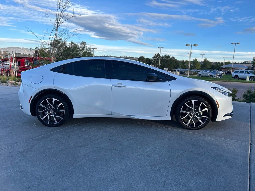 Used 2024 Toyota Prius Prime FWD image 9