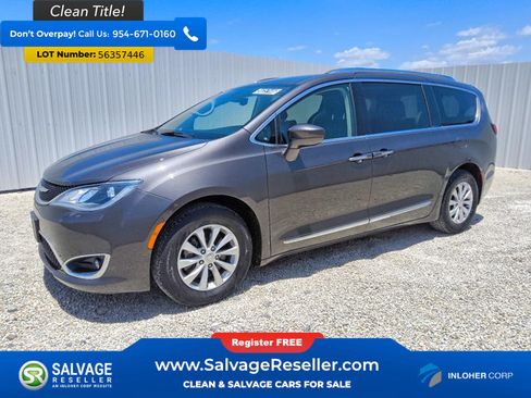 Used 2018 Chrysler Pacifica Touring-L FWD image 1