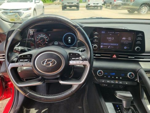 Used 2022 Hyundai Elantra SEL w/ Convenience + Premium Package FWD image 15