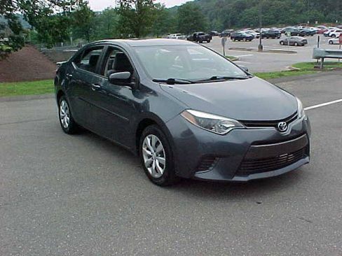 Used 2015 Toyota Corolla LE w/ Body Protection Package #1 FWD image 2