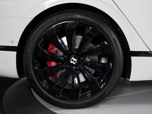 Used 2020 Bentley Flying Spur W12 image 23