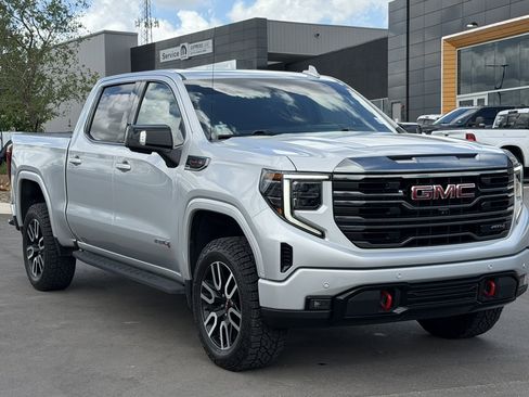 Used 2022 GMC Sierra 1500 AT4 w/ AT4 Premium Package AWD/4WD image 3
