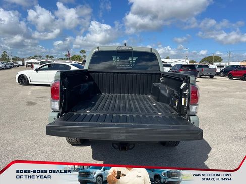 Used 2022 Toyota Tacoma TRD Sport w/ Technology Package image 16