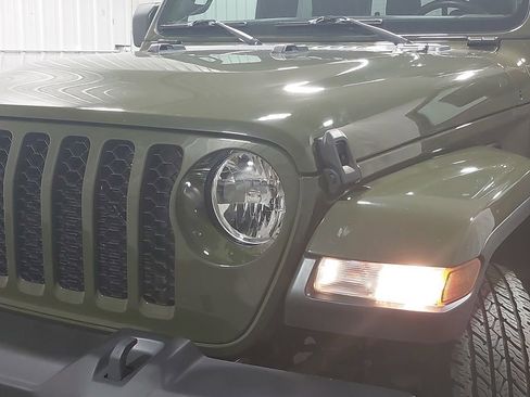 Used 2022 Jeep Gladiator Sport image 31