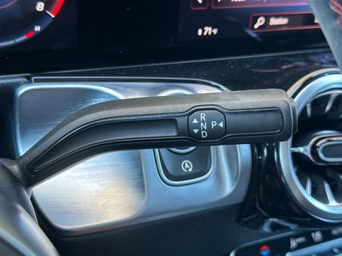 Used 2022 Mercedes-Benz GLB 250 4MATIC image 21