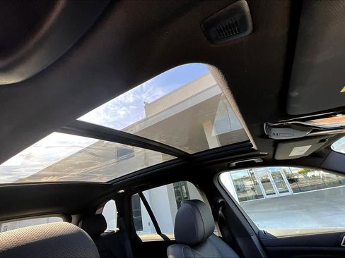 Certified 2025 BMW X5 xDrive40i w/ Premium Package image 14