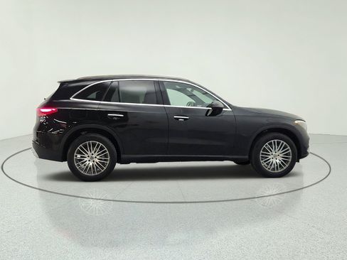 Certified 2024 Mercedes-Benz GLC 300 image 4