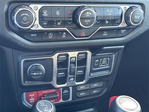 Certified 2024 Jeep Gladiator Sport image 32