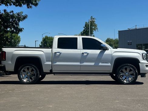 Used 2017 GMC Sierra 1500 Denali w/ Denali Ultimate Package AWD/4WD image 8