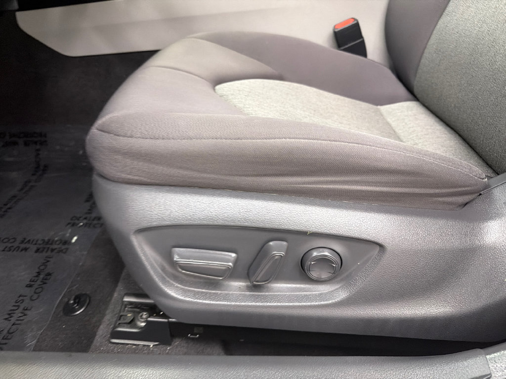 Used 2019 Toyota Camry LE FWD image 10
