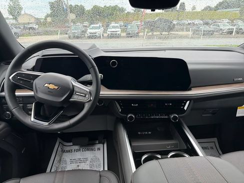 New 2026 Chevrolet Suburban High Country AWD/4WD image 11