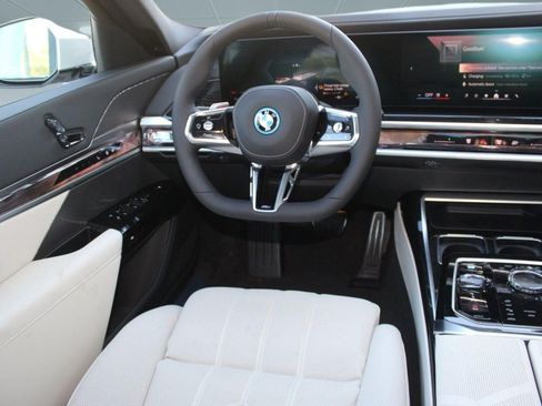 Used 2026 BMW i7 eDrive50 image 28