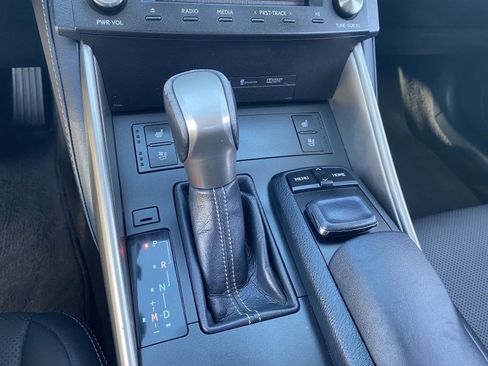 Used 2016 Lexus IS 200t image 31