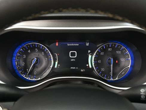 Used 2024 Chrysler Pacifica Touring-L FWD image 22