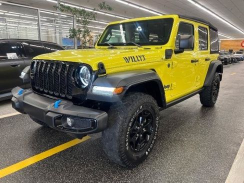 Used 2023 Jeep Wrangler Unlimited w/ Cold Weather Group AWD/4WD image 2