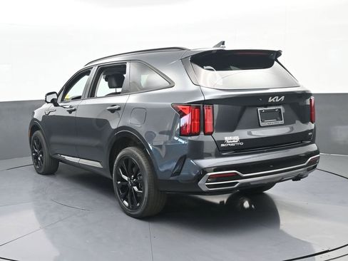 Used 2023 Kia Sorento SX image 4