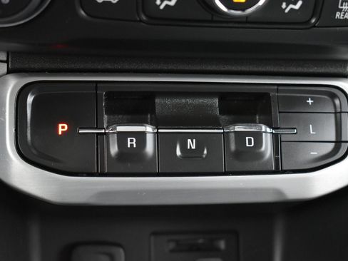 Used 2023 GMC Acadia SLT w/ Technology Package image 32