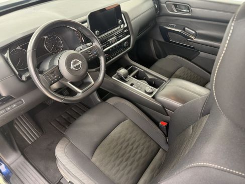 Used 2025 Nissan Pathfinder SV AWD/4WD image 4