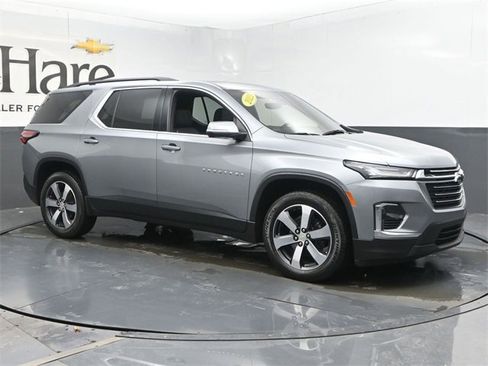 Used 2023 Chevrolet Traverse LT w/ LT Premium Package image 6