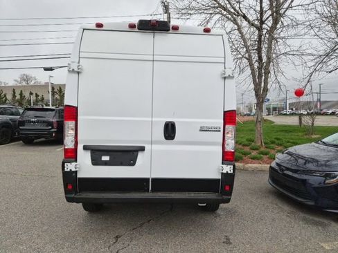 Used 2025 RAM ProMaster 2500 w/ Convenience Group FWD image 6