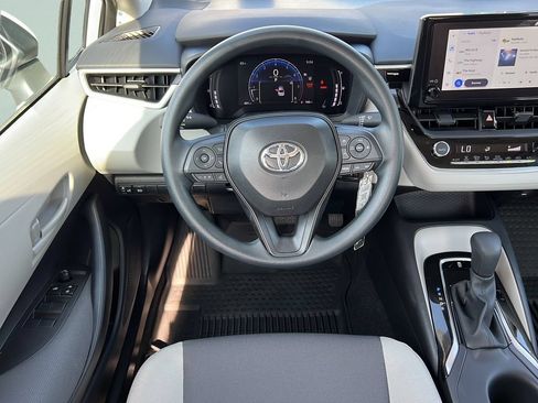Used 2026 Toyota Corolla LE FWD image 11