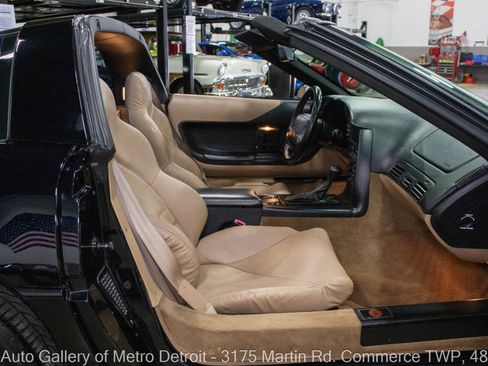 Used 1996 Chevrolet Corvette Coupe RWD image 40