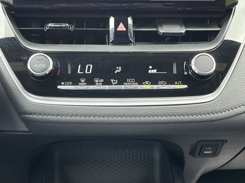 Used 2025 Toyota Corolla SE FWD image 18