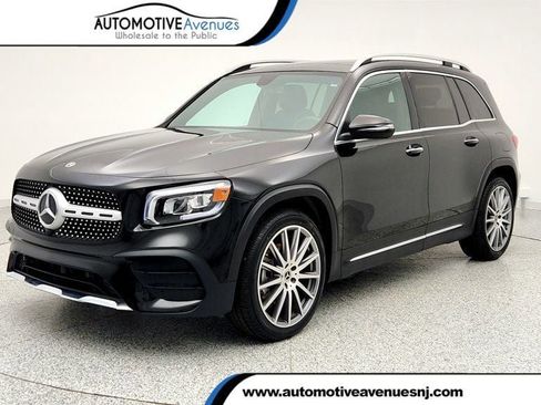 Used 2022 Mercedes-Benz GLB 250 image 1