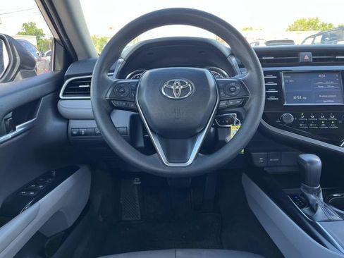 Used 2018 Toyota Camry LE FWD image 13