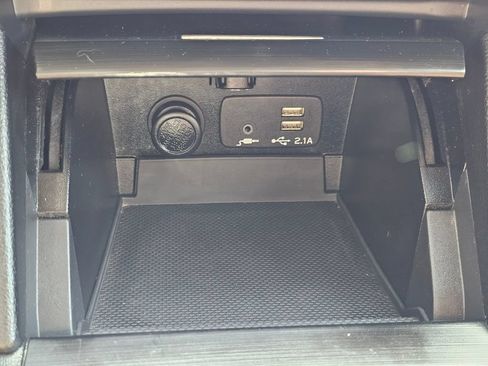 Used 2019 Subaru Outback 3.6R Touring AWD/4WD image 33