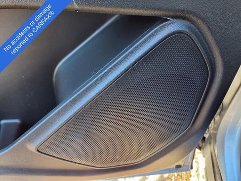 Used 2022 Ford Explorer XLT w/ Equipment Group 202A image 17