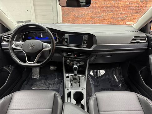 Used 2024 Volkswagen Jetta SE image 12