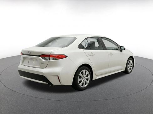 Used 2025 Toyota Corolla LE FWD image 7