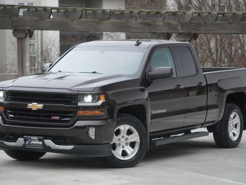 Used 2018 Chevrolet Silverado 1500 LT w/ All Star Edition AWD/4WD image 2