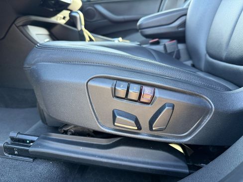 Used 2017 BMW X1 xDrive28i image 10