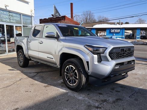 Used 2024 Toyota Tacoma TRD Sport image 7