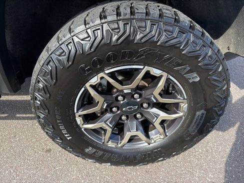 Used 2023 Chevrolet Colorado ZR2 w/ ZR2 Convenience Package III image 47