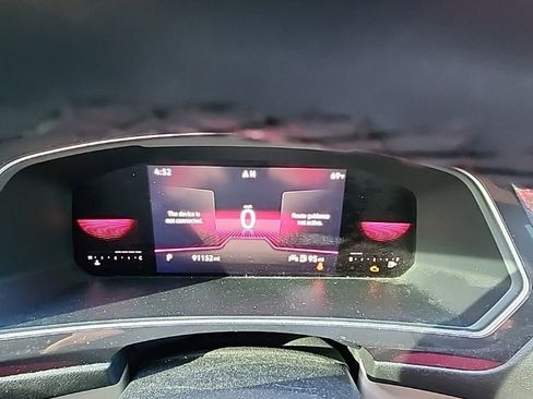 Used 2022 Volkswagen Tiguan SE R-Line image 12