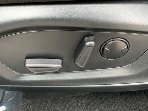 Used 2020 Ford Explorer XLT w/ Class III Trailer Tow Package image 19