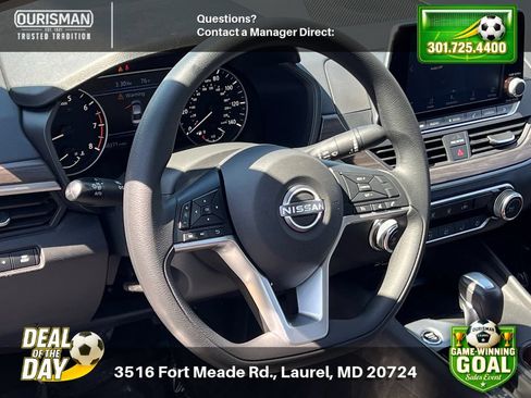 Used 2025 Nissan Altima 2.5 SV FWD image 10