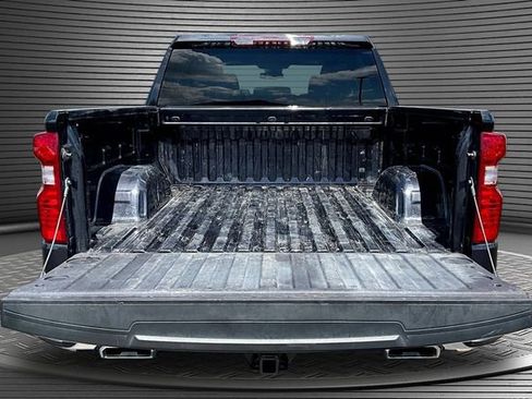 Used 2023 Chevrolet Silverado 1500 LT w/ Z71 Off-Road Package AWD/4WD image 7