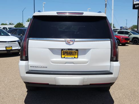 Used 2020 Cadillac Escalade ESV Platinum AWD/4WD image 18